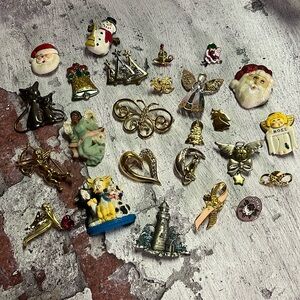 Vintage 25 Piece Brooch & Pin Lot